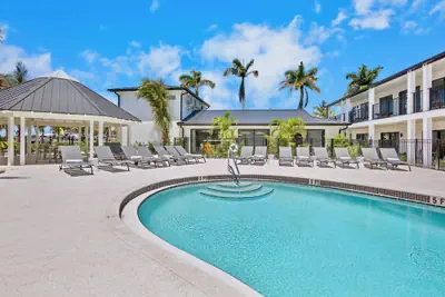 Photo 2 - Tropic Isle at Anna Maria Island Inn