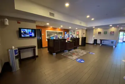 Photo 2 - Hampton Inn & Suites Las Vegas South