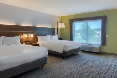 Photo 3 - Holiday Inn Express Hotel & Suites Quincy I-10 by IHG