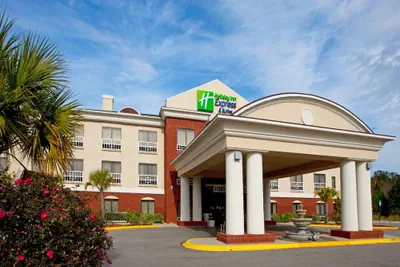Photo 2 - Holiday Inn Express Hotel & Suites Quincy I-10 by IHG