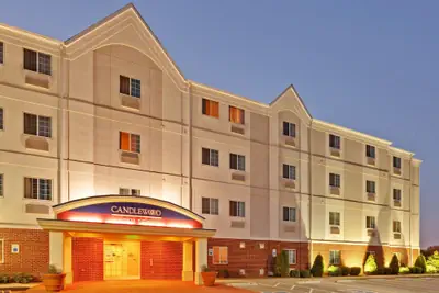 Photo 2 - Candlewood Suites Clarksville by IHG