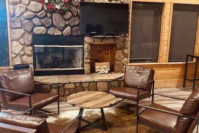 Photo 5 - Majestic Mountain Inn