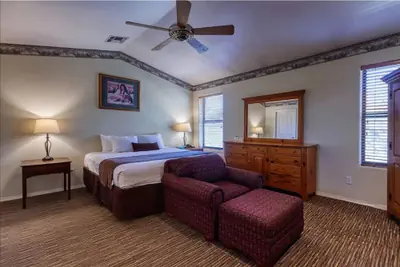 Photo 2 - Majestic Mountain Inn