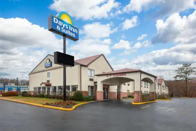 Photo 2 - Days Inn & Suites by Wyndham Seaford