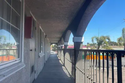 Photo 3 - Executive Lodge Inn Stockton CA