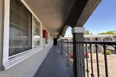 Photo 4 - Executive Lodge Inn Stockton CA