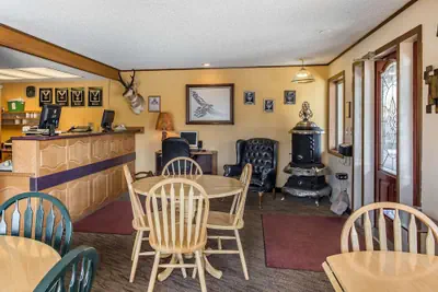 Photo 3 - Rodeway Inn Pronghorn Lodge