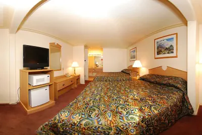Photo 5 - Rodeway Inn Pronghorn Lodge