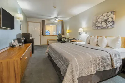 Photo 3 - Resort City Inn Coeur d'Alene