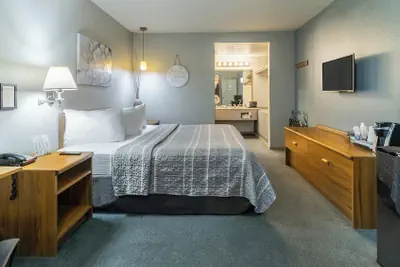 Photo 2 - Resort City Inn Coeur d'Alene