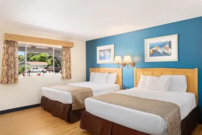 Photo 2 - Skylark Shores Resort