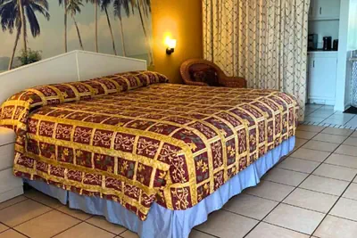 Photo 5 - New Sungate Motel