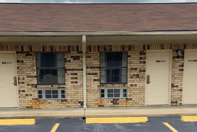Photo 2 - Luxury Inn & Suites Forrest City