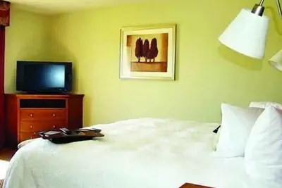 Photo 4 - Hampton Inn Clinton
