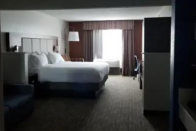 Photo 4 - Holiday Inn Express Hotel & Suites Hillview by IHG