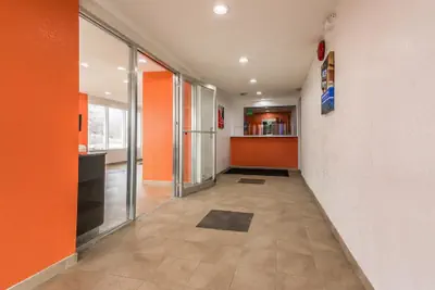 Photo 4 - Motel 6 Schenectady, NY