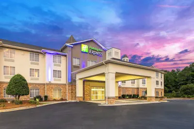 Photo 2 - Holiday Inn Express Savannah Airport by IHG