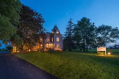 Photo 2 - Sutherland House Victorian Bed & Breakfast