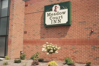 Photo 2 - Meadow Court Inn