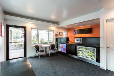 Photo 3 - Motel 6 University Missoula