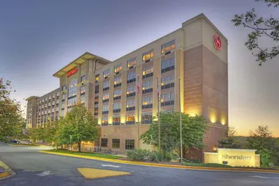 Photo 2 - Sheraton Baltimore Washington Airport Hotel - BWI