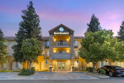 Photo 2 - Best Western Visalia Hotel