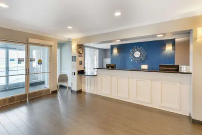 Photo 3 - Best Western Visalia Hotel