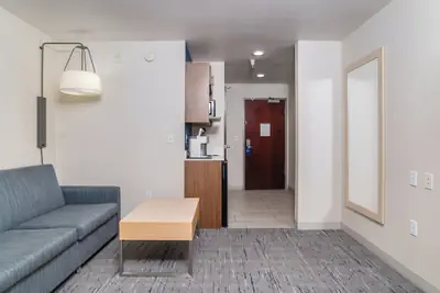 Photo 4 - Holiday Inn Express Hotel & Suites San Diego Otay Mesa by IHG