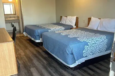 Photo 2 - Best Economy Inn n Suites