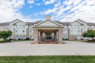 Photo 2 - Comfort Suites Cedar Falls Industrial Park