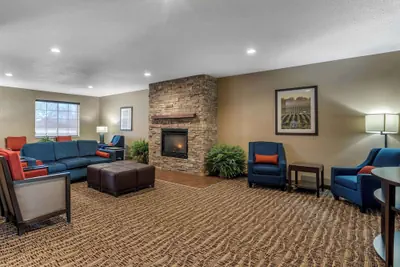 Photo 5 - Comfort Suites Cedar Falls Industrial Park