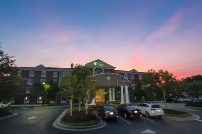 Photo 2 - Holiday Inn Express Hotel & Suites Charleston-North by IHG