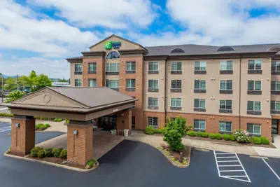 Photo 2 - Holiday Inn Express Hotel & Suites Eugene Downtown-University by IHG