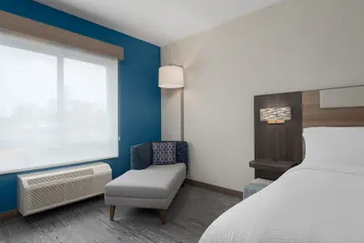 Photo 5 - Holiday Inn Express & Suites Alexandria by IHG