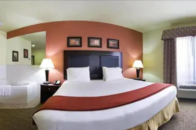 Photo 4 - Holiday Inn Express & Suites Alexandria by IHG