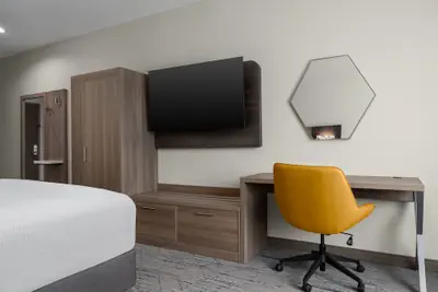 Photo 5 - Holiday Inn Express & Suites Alexandria by IHG