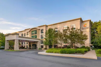 Photo 2 - Comfort Inn & Suites Lake George