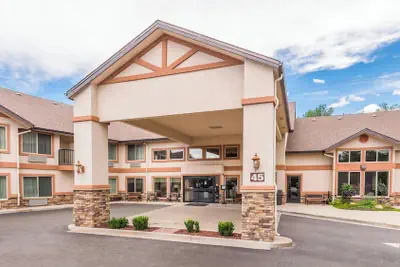 Photo 2 - Manitou Pikes Peak Hotel