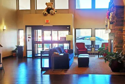 Photo 3 - Manitou Pikes Peak Hotel