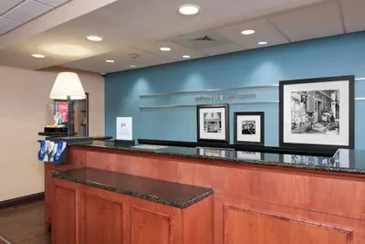 Photo 4 - Hampton Inn & Suites Grand Rapids-Airport 28th St