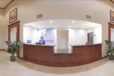 Photo 3 - Holiday Inn Express Hotel & Suites San Dimas by IHG