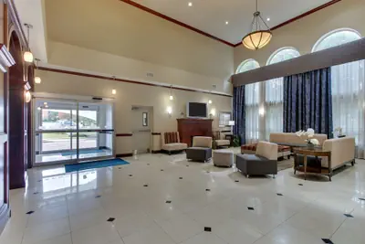 Photo 3 - Holiday Inn Express & Suites Allentown West by IHG