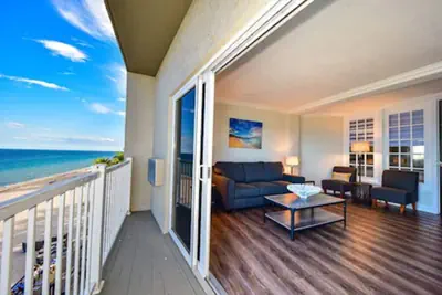 Photo 4 - Sun Tower Hotel & Suites on the Beach
