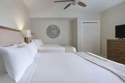 Photo 4 - Royale Palms Condominiums