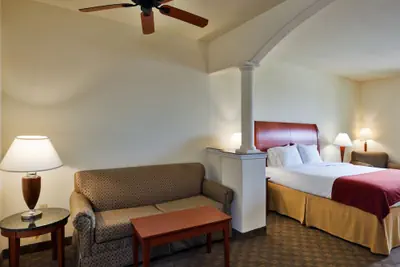 Photo 3 - Holiday Inn Express Hotel & Suites Fairfield - North by IHG