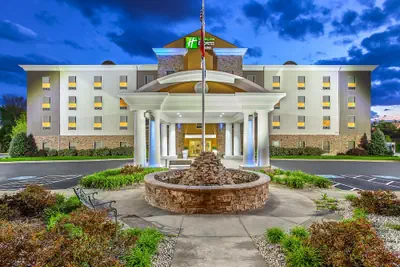Photo 2 - Holiday Inn Express & Suites Morristown by IHG