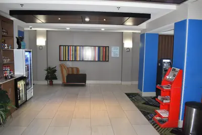 Photo 3 - Holiday Inn Express & Suites McPherson by IHG