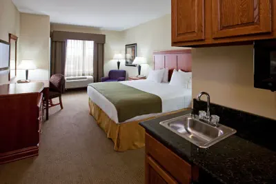 Photo 5 - Holiday Inn Express Ada by IHG