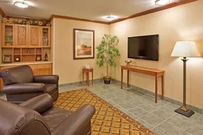 Photo 2 - Candlewood Suites Junction City Fort Riley by IHG