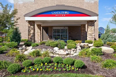 Photo 2 - Candlewood Suites Indianapolis Airport by IHG